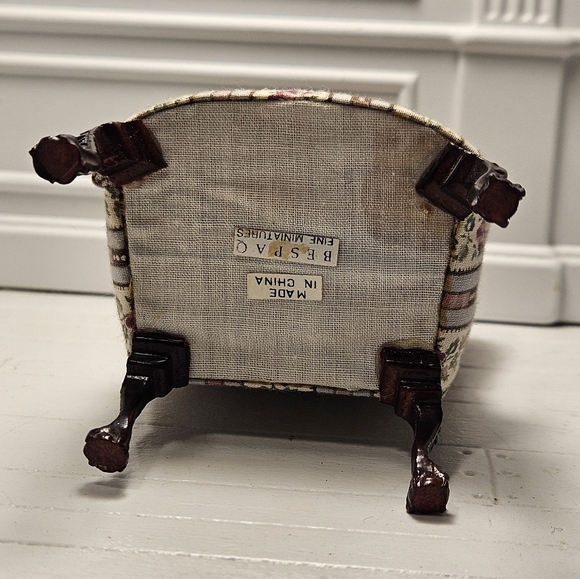 Bespaq Wingback Chair Dollhouse Miniature - Picture 4 of 7